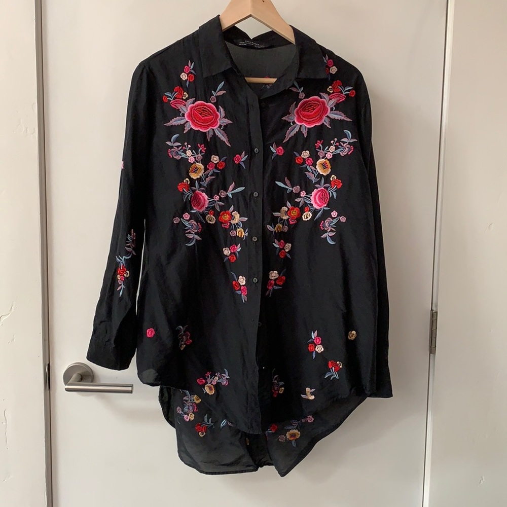Zara Premium Woman embroidered black light tunic.